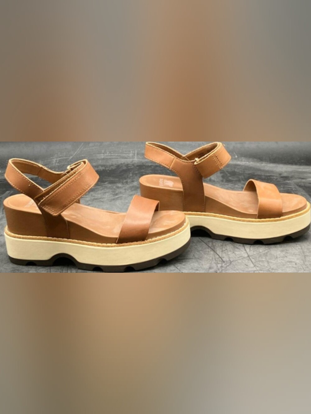 Sorel Women's Joanie™ IV Y Strap Wedge Sandals Size 7 Like New - Picture 4 of 10